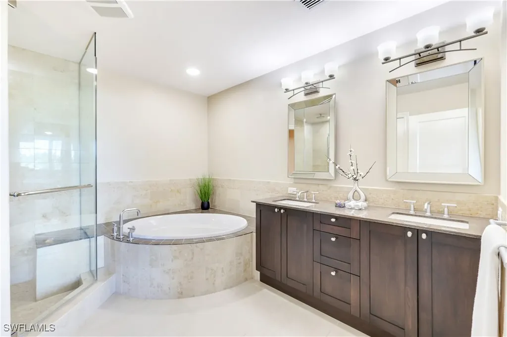 9115 Strada Place Naples FL 34108