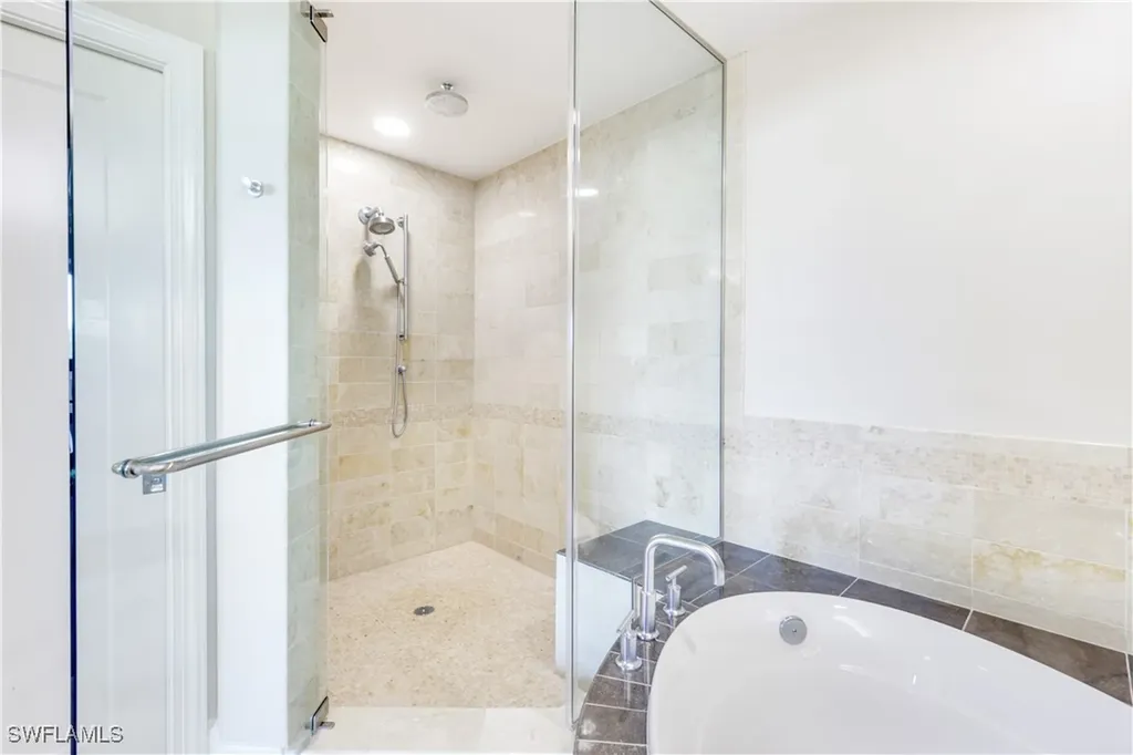9115 Strada Place Naples FL 34108