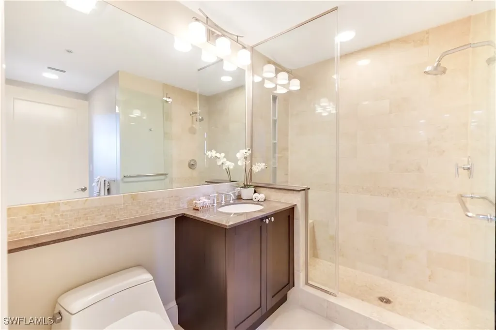 9115 Strada Place Naples FL 34108