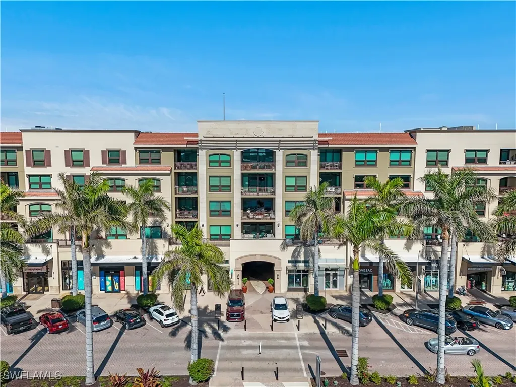 9115 Strada Place Naples FL 34108