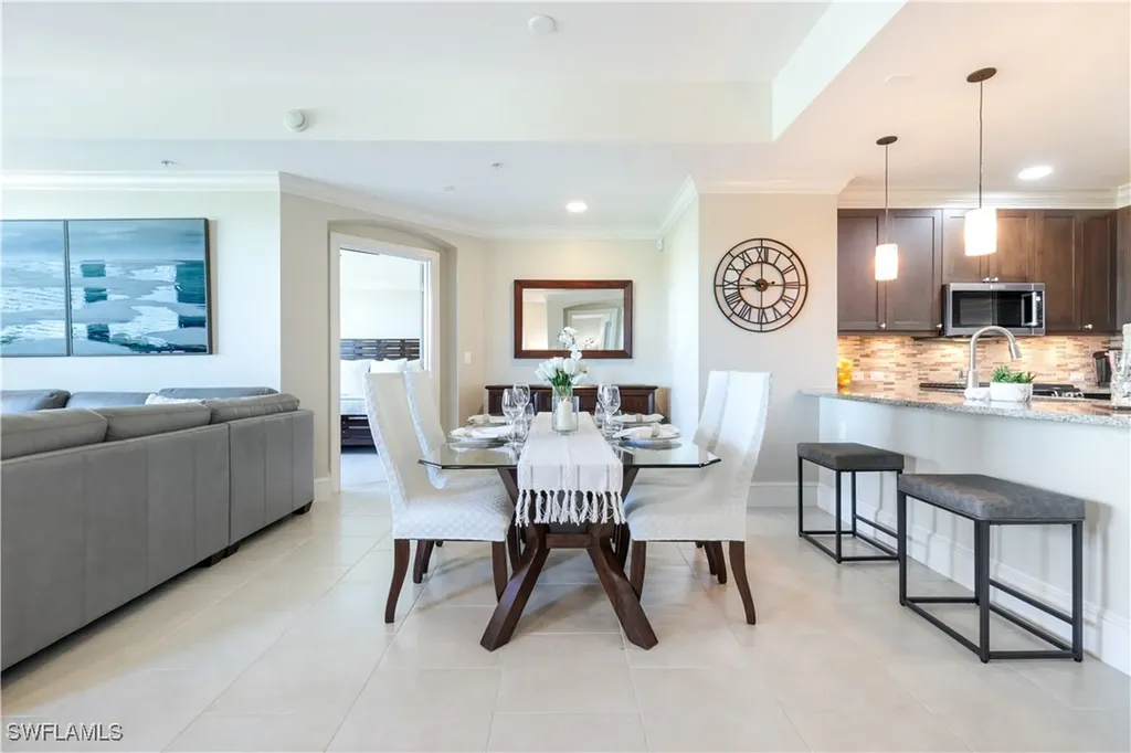 9115 Strada Place Naples FL 34108