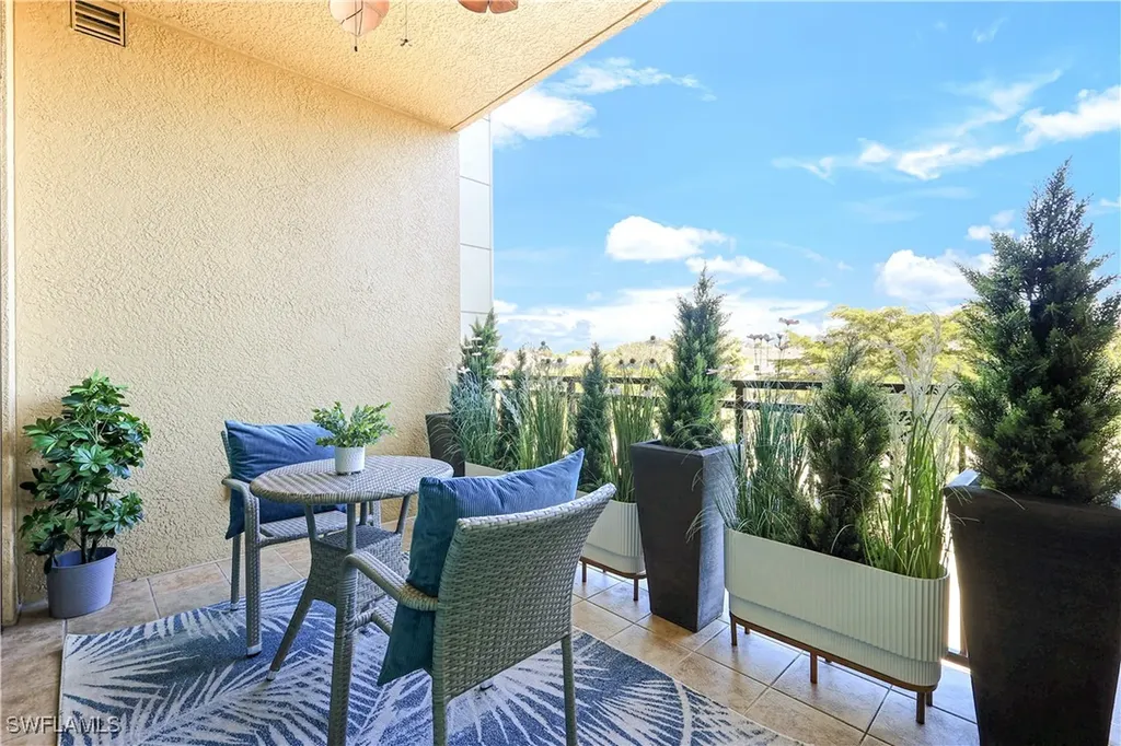 9115 Strada Place Naples FL 34108