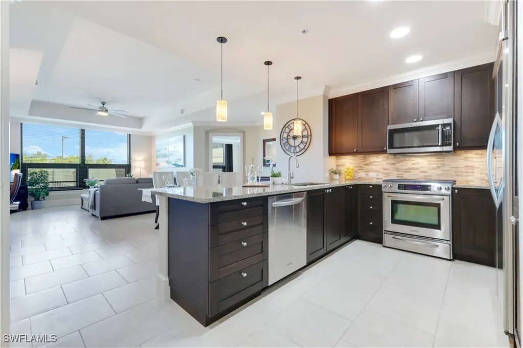 9115 Strada Place Naples FL 34108