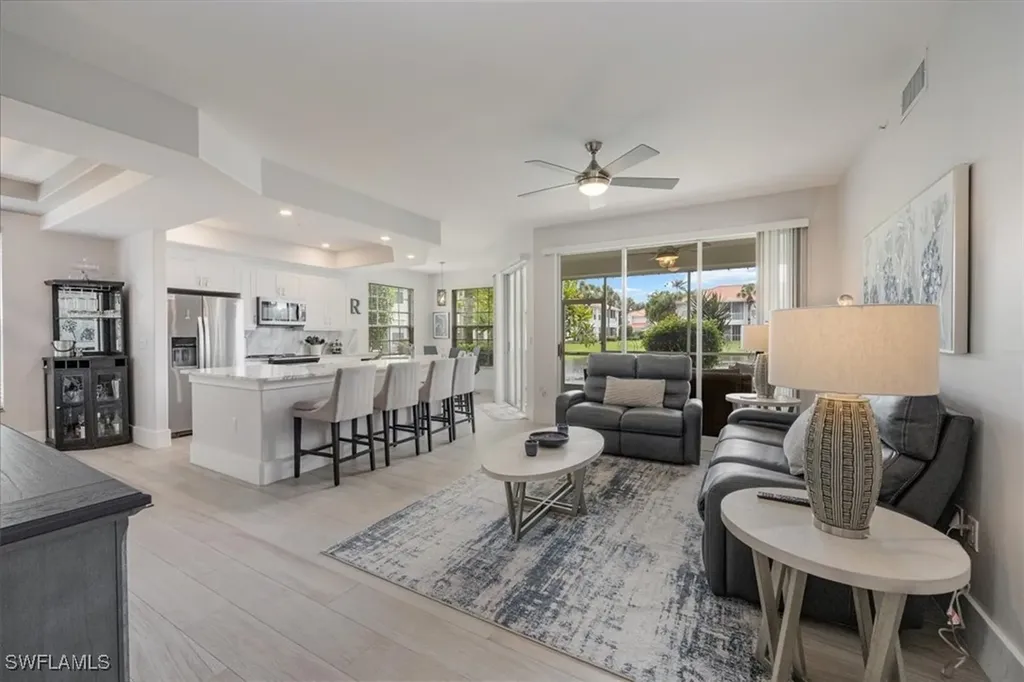 Naples FL, 2220 Arielle Drive, Unit 2009