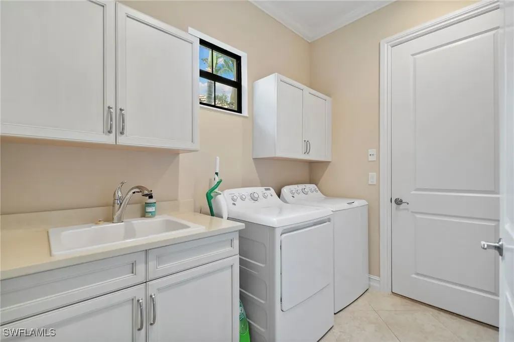 6564 Roma Way Naples FL 34113