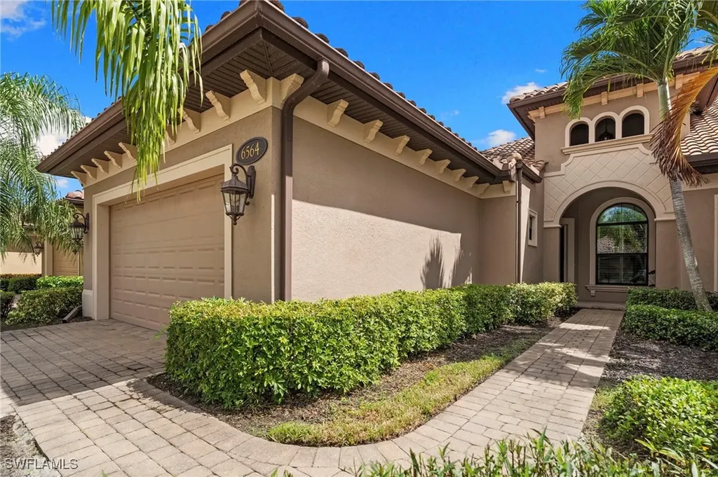 6564 Roma Way Naples FL 34113