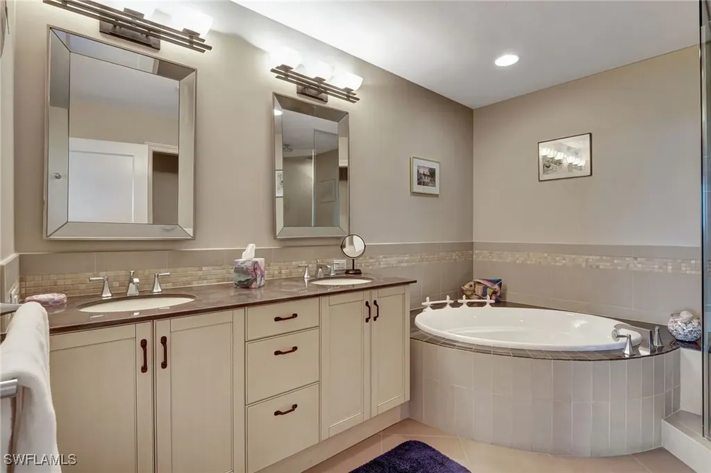 9115 Strada Place Naples FL 34108