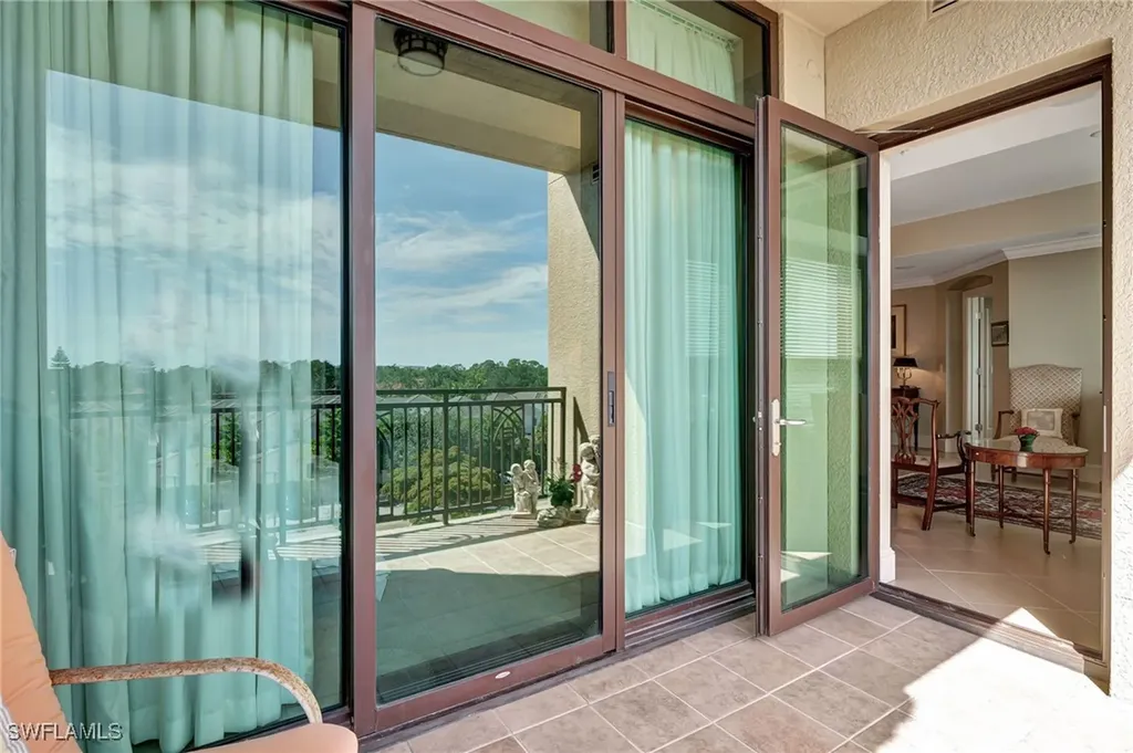 9115 Strada Place Naples FL 34108