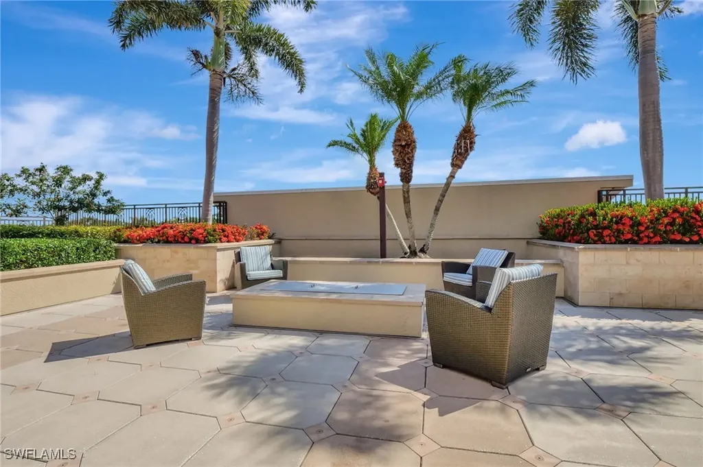 9115 Strada Place Naples FL 34108