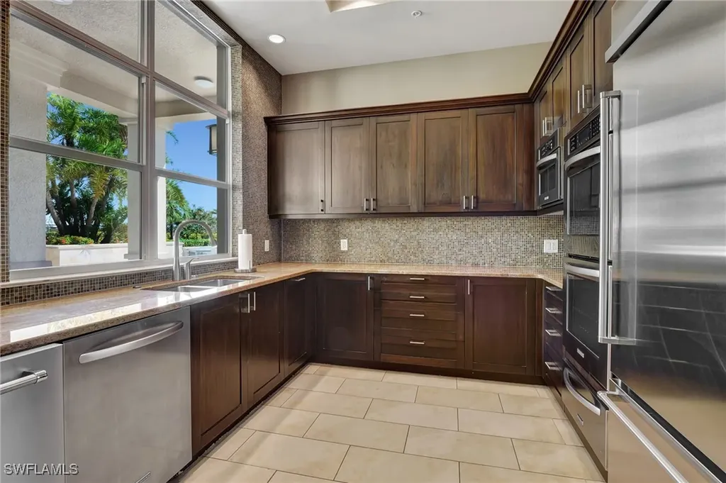 9115 Strada Place Naples FL 34108