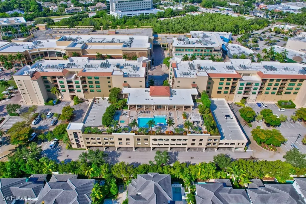 9115 Strada Place Naples FL 34108