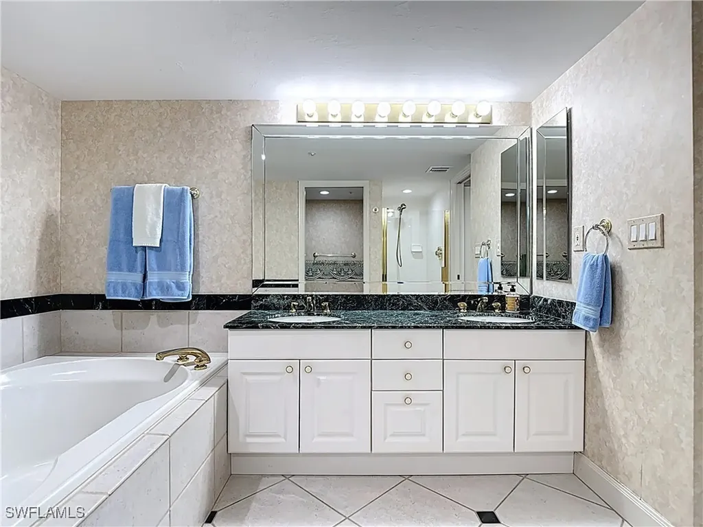 6849 Grenadier Boulevard Naples FL 34108