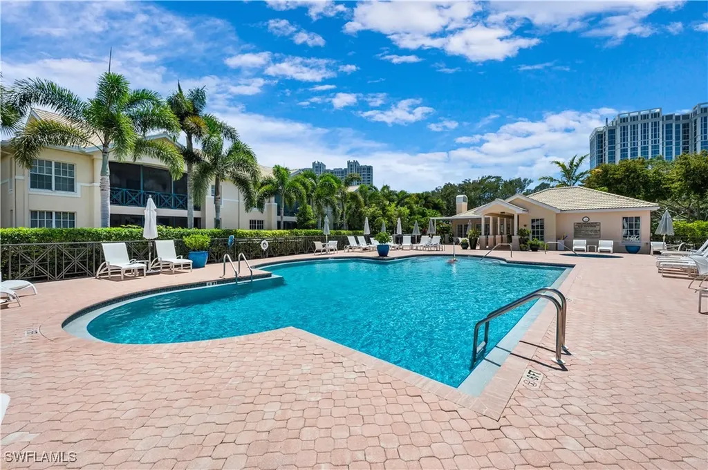 6865 San Marino Drive Naples FL 34108
