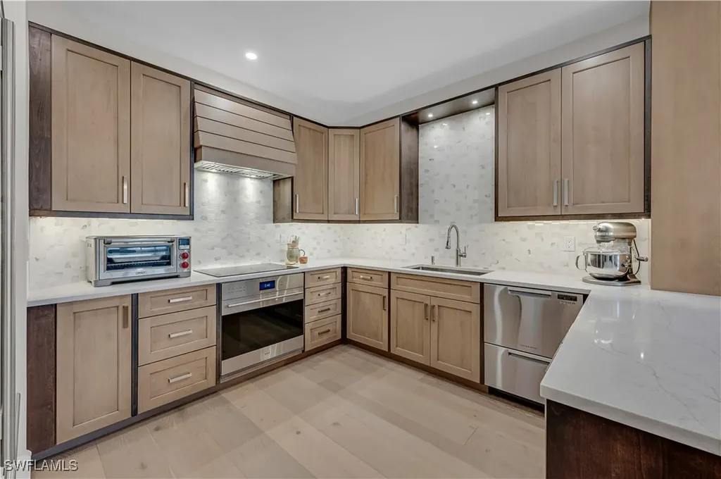 6865 San Marino Drive Naples FL 34108