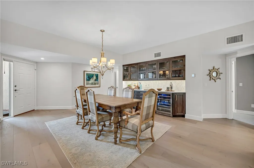 6865 San Marino Drive Naples FL 34108