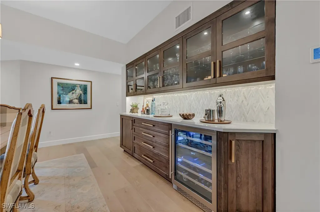 6865 San Marino Drive Naples FL 34108