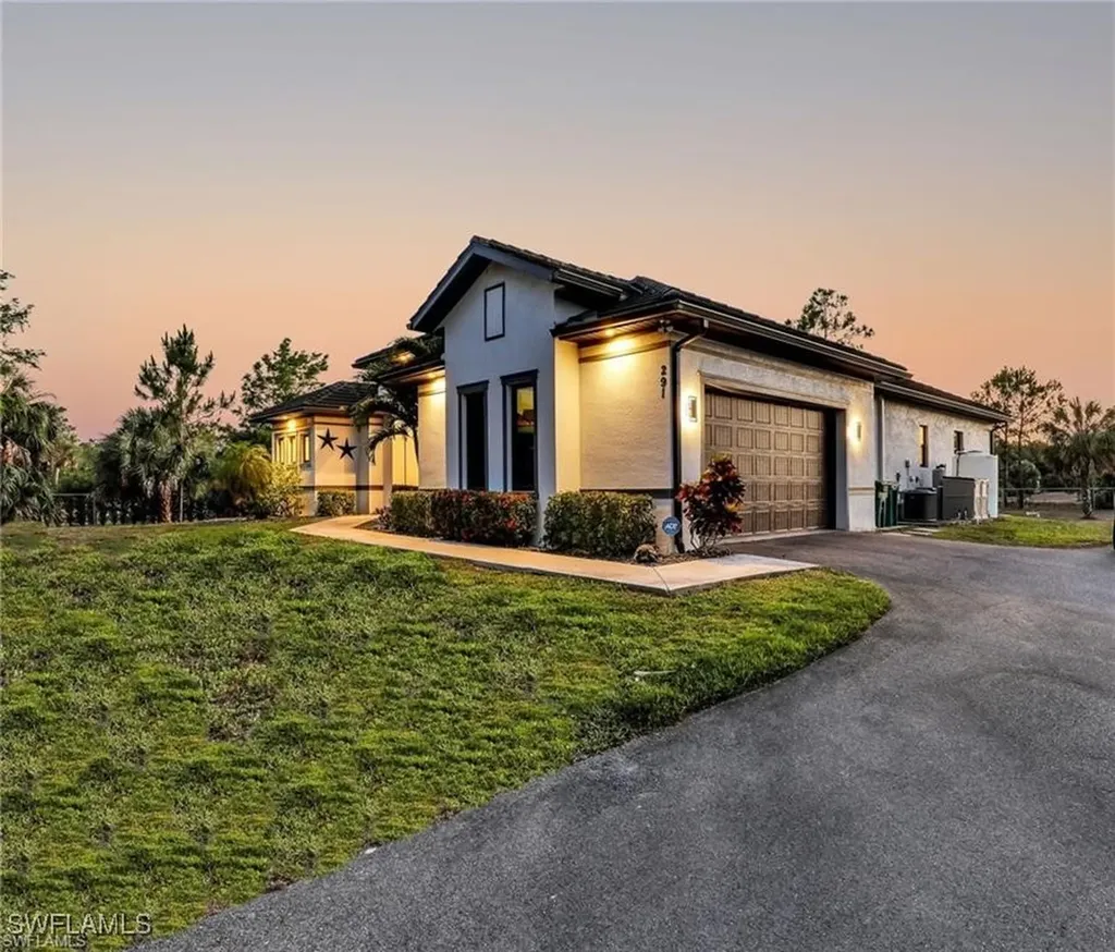 291 10th Street SE Naples FL 34117