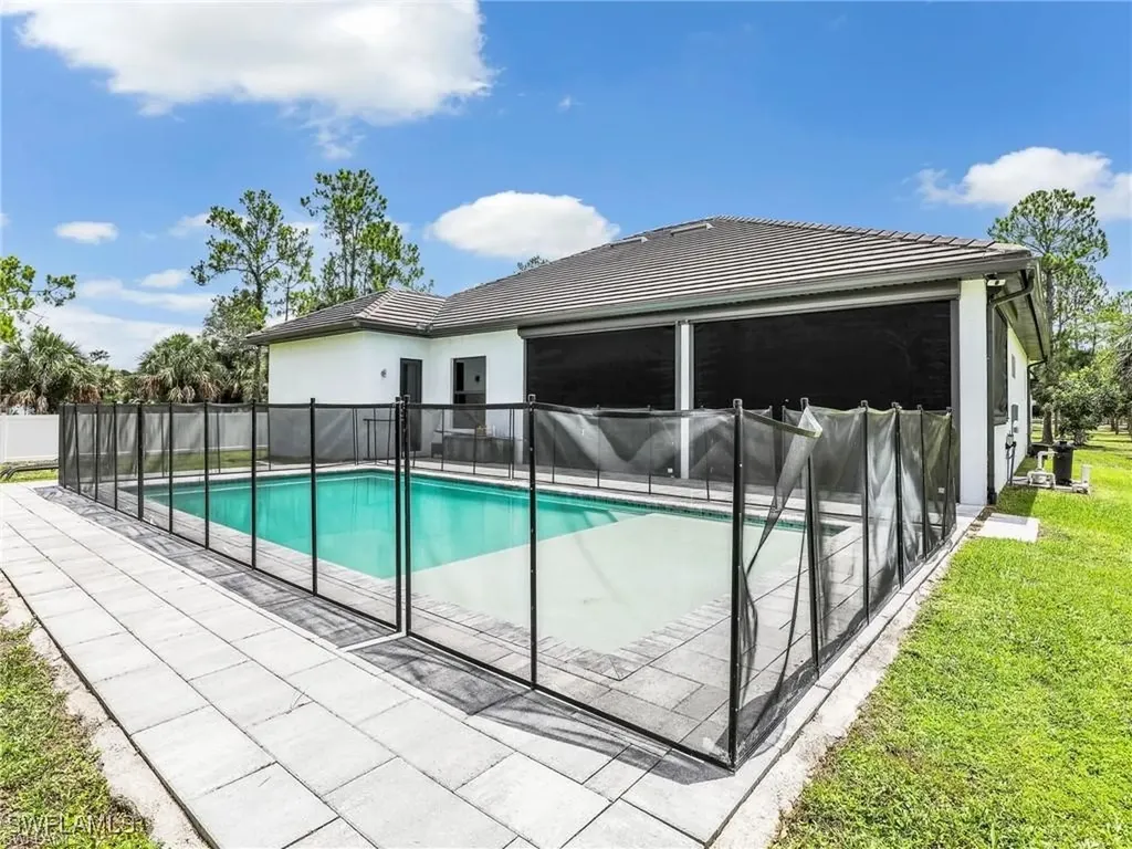 291 10th Street SE Naples FL 34117