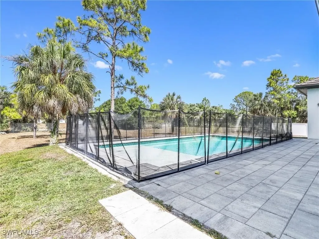 291 10th Street SE Naples FL 34117