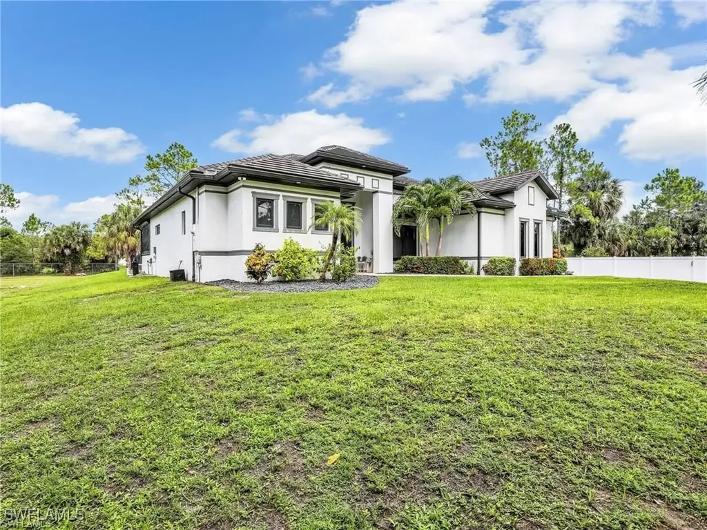 291 10th Street SE Naples FL 34117