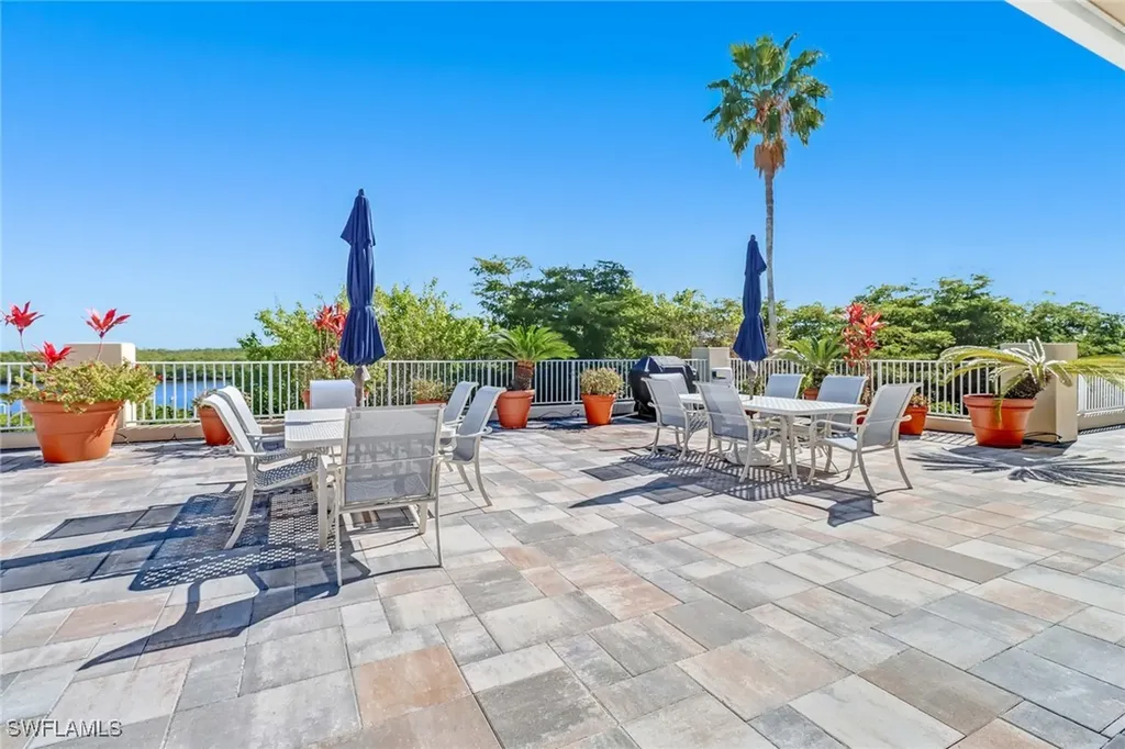 410 Bayfront Place Naples FL 34102