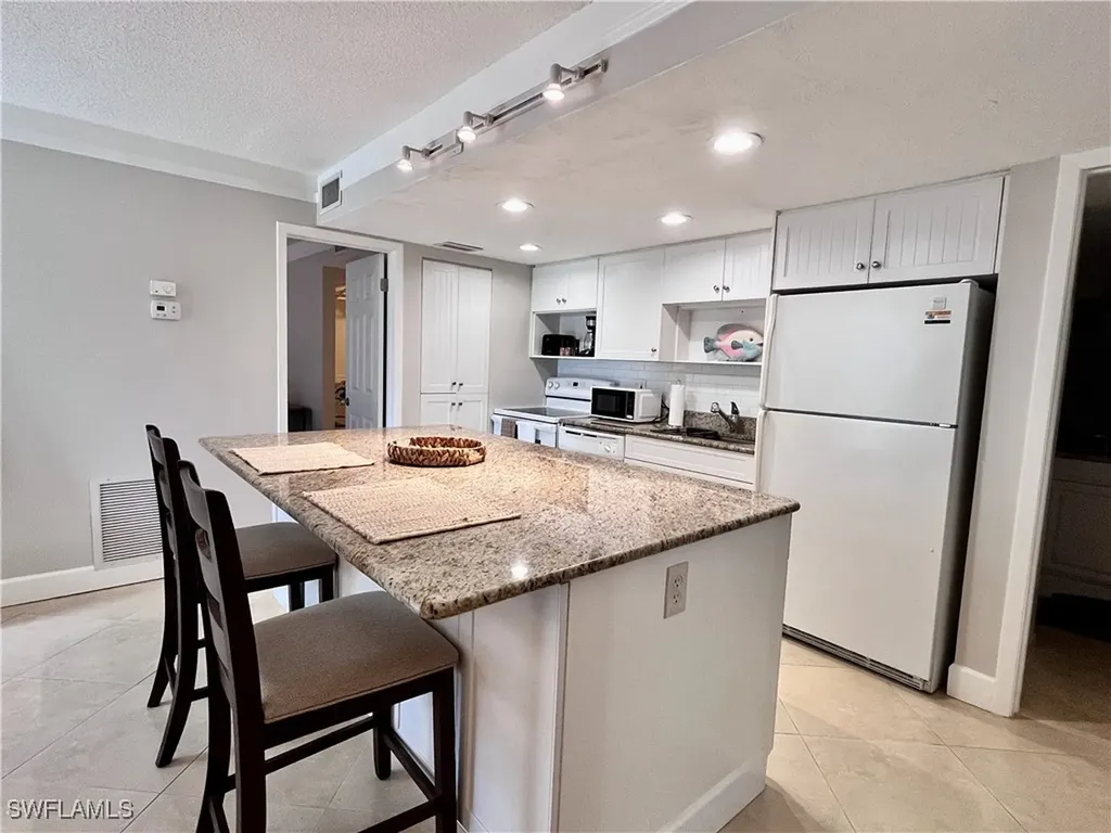 216 Palm Drive Naples FL 34112