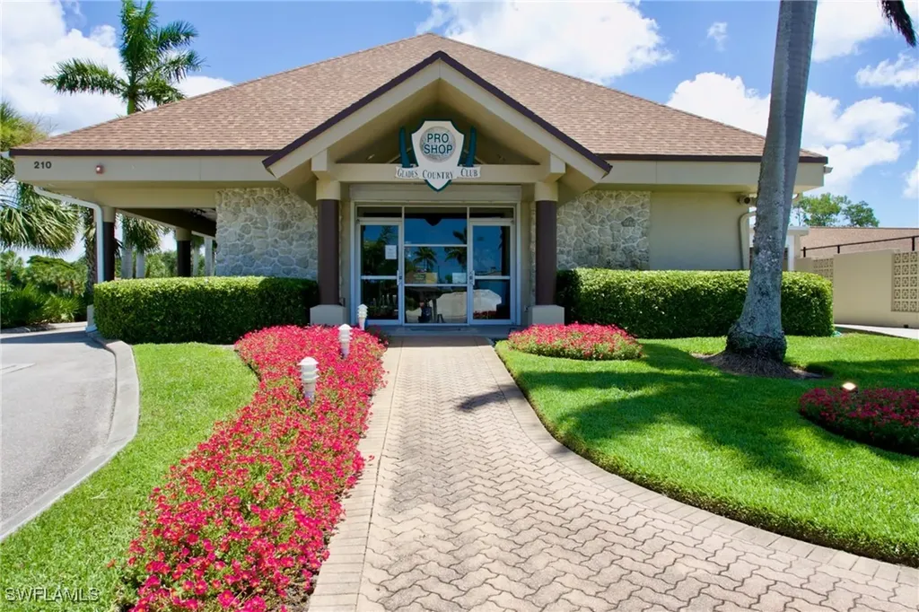 216 Palm Drive Naples FL 34112