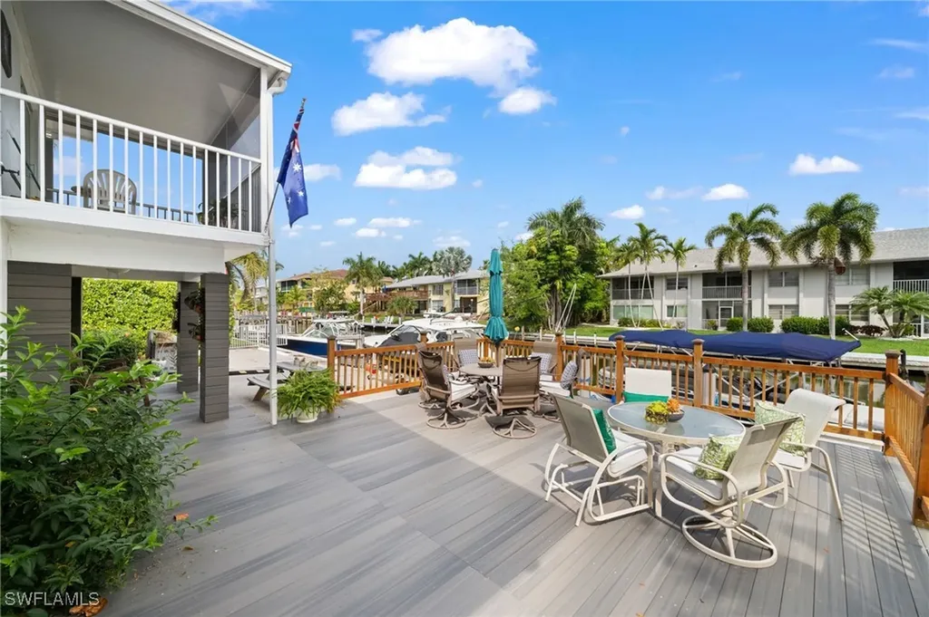 1605 Chesapeake Avenue Naples FL 34102