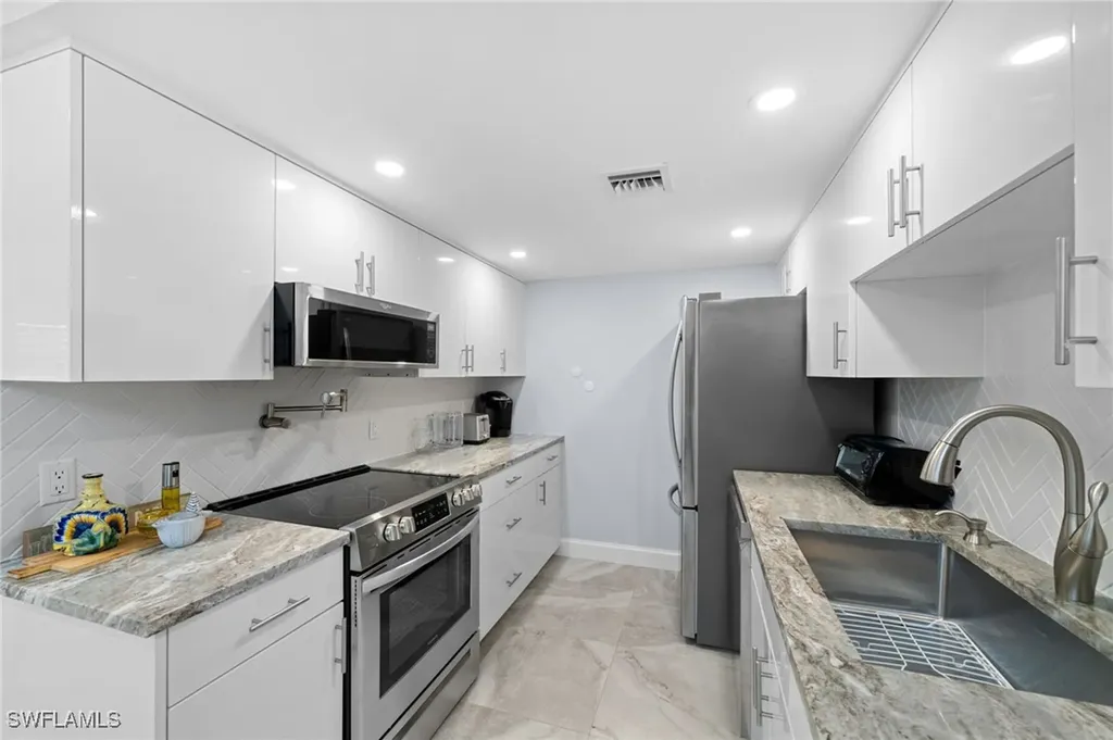 1605 Chesapeake Avenue Naples FL 34102