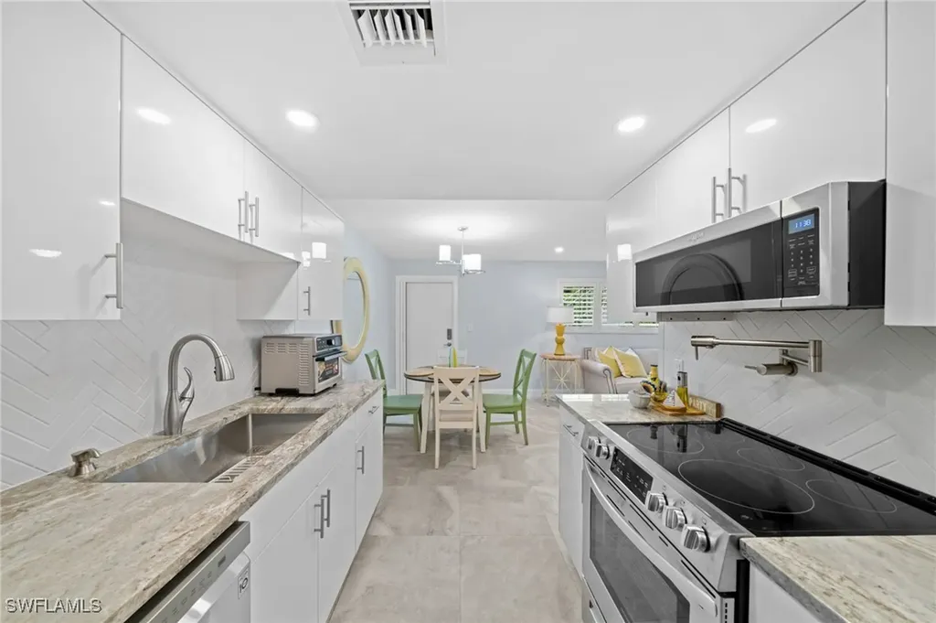 1605 Chesapeake Avenue Naples FL 34102