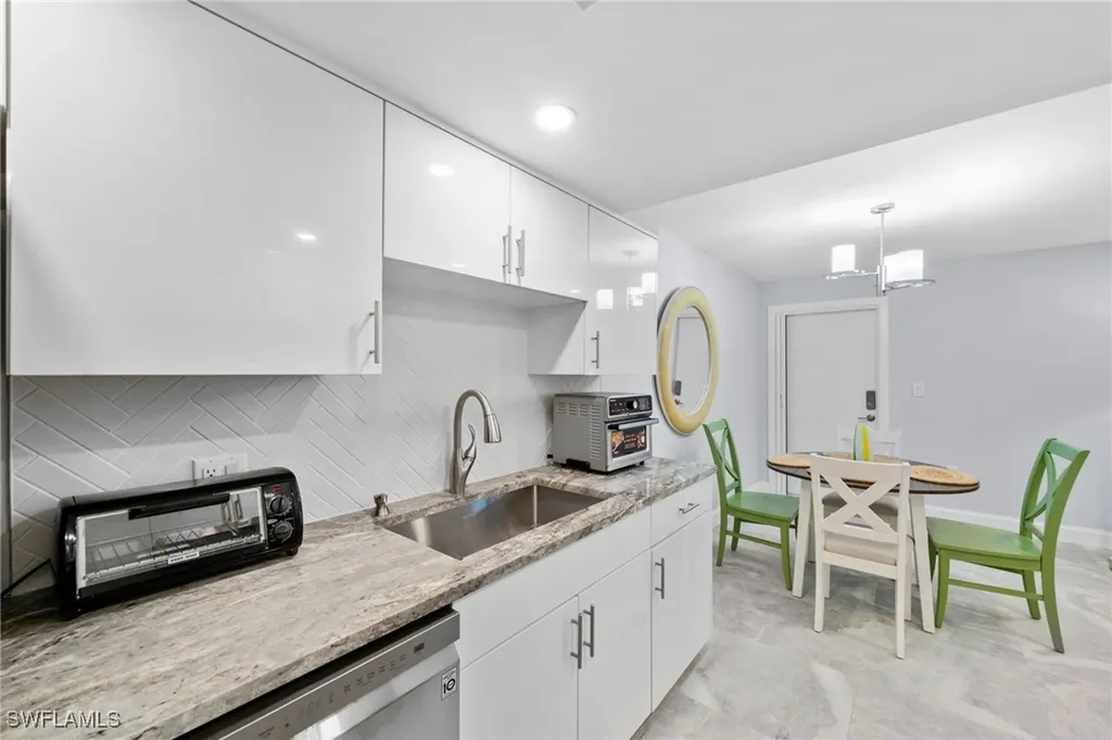 1605 Chesapeake Avenue Naples FL 34102