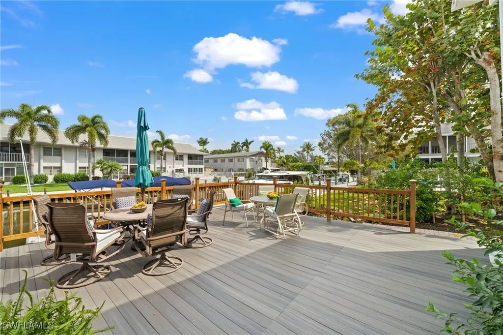 1605 Chesapeake Avenue Naples FL 34102