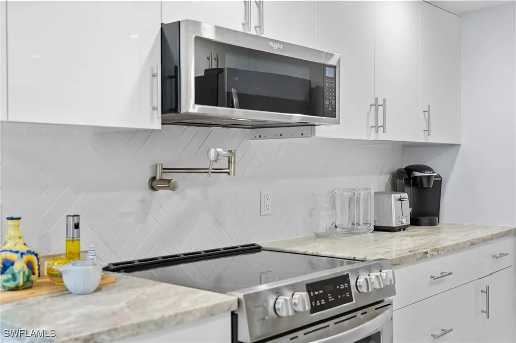 1605 Chesapeake Avenue Naples FL 34102
