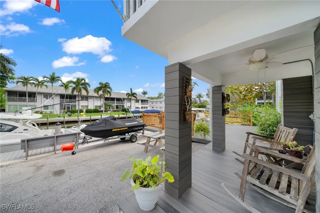 1605 Chesapeake Avenue Naples FL 34102