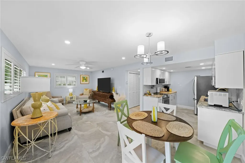 1605 Chesapeake Avenue Naples FL 34102