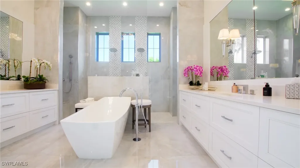 700 Wedge Drive Naples FL 34103