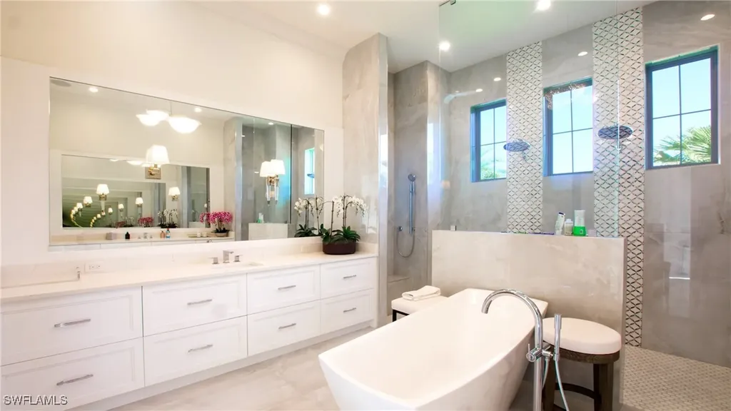 700 Wedge Drive Naples FL 34103