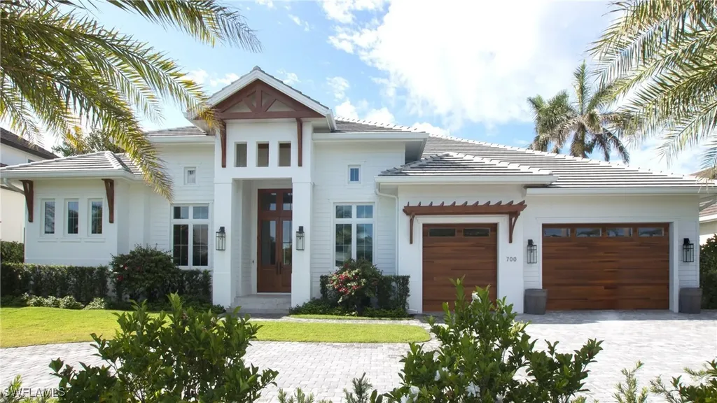 700 Wedge Drive Naples FL 34103