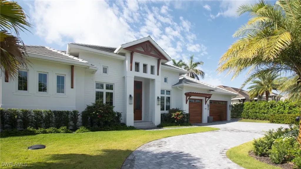 700 Wedge Drive Naples FL 34103