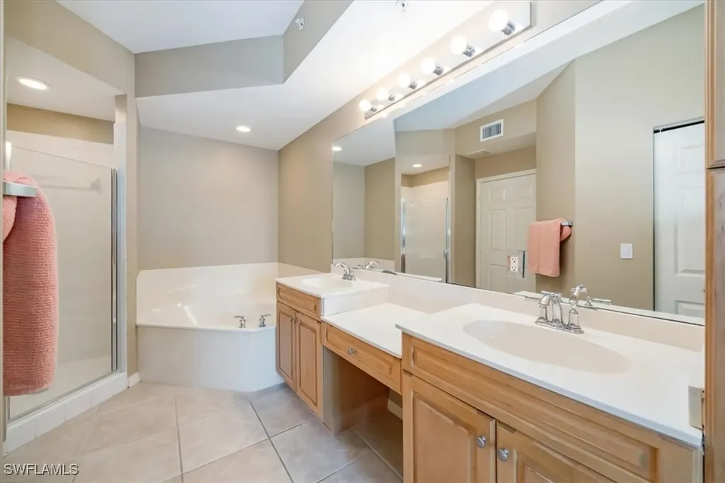 451 Bayfront Place Naples FL 34102