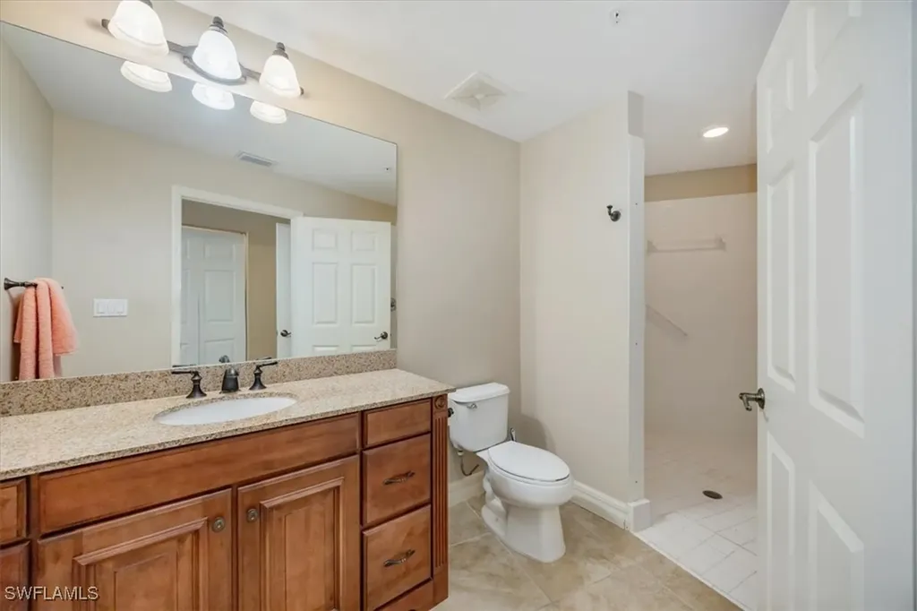451 Bayfront Place Naples FL 34102