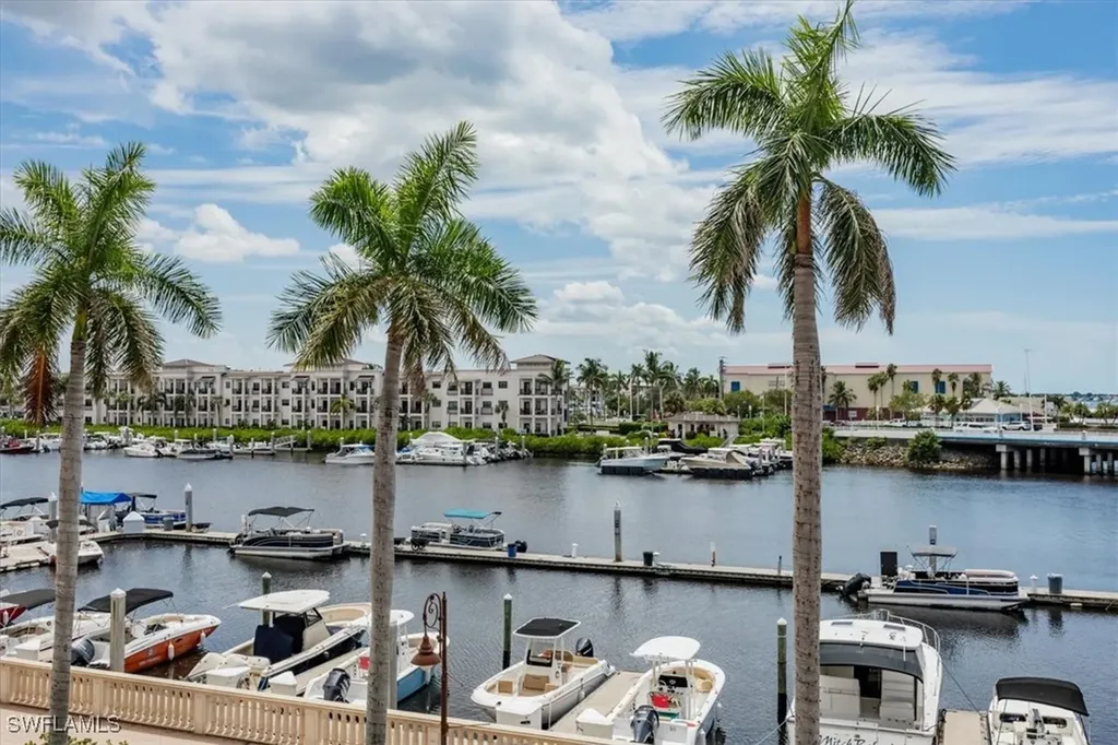 451 Bayfront Place Naples FL 34102