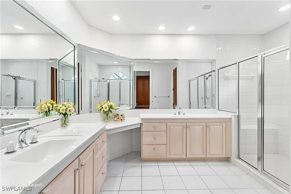 8169 Via Vecchia Naples FL 34108