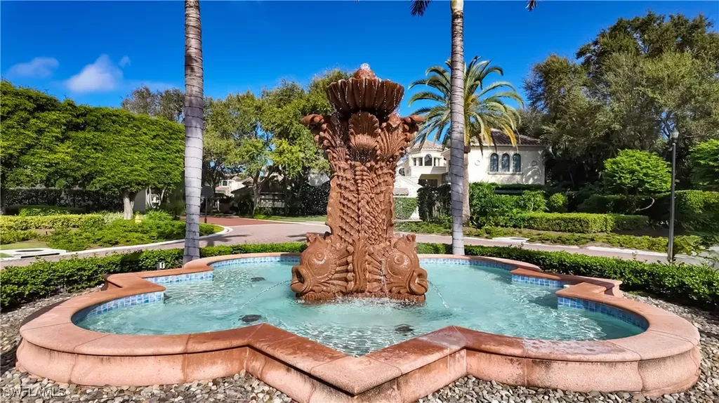 8169 Via Vecchia Naples FL 34108