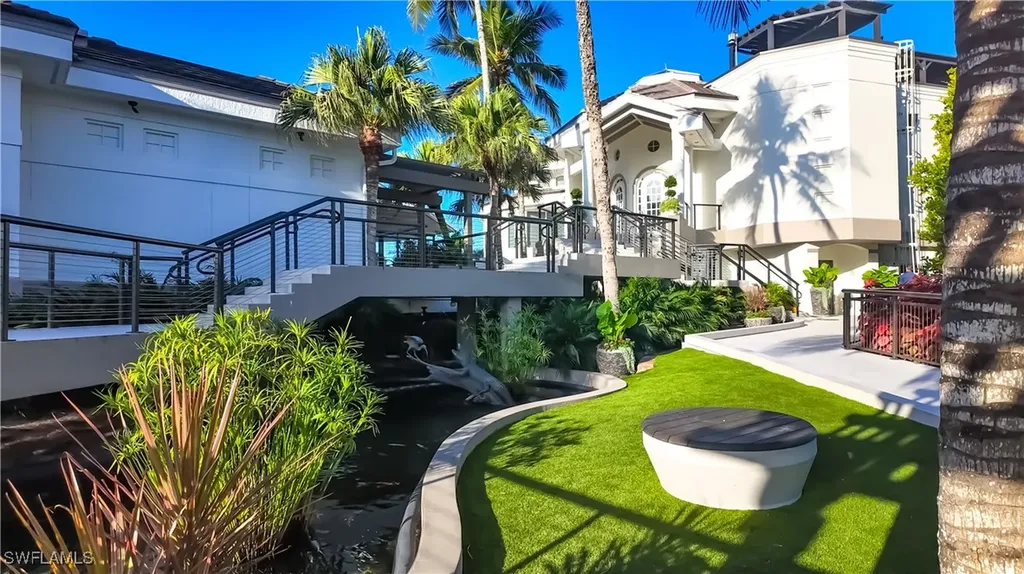 8169 Via Vecchia Naples FL 34108