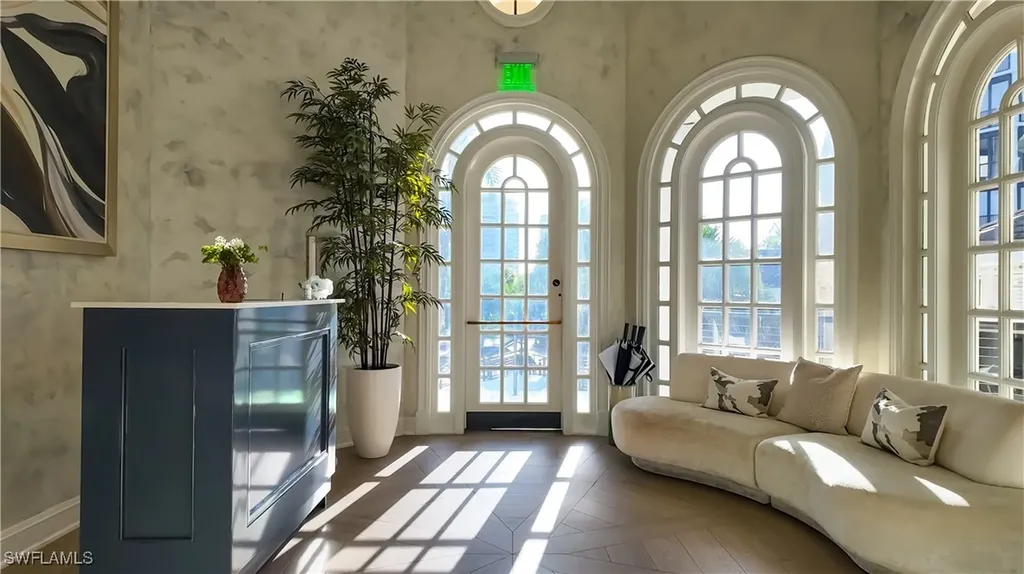 8169 Via Vecchia Naples FL 34108