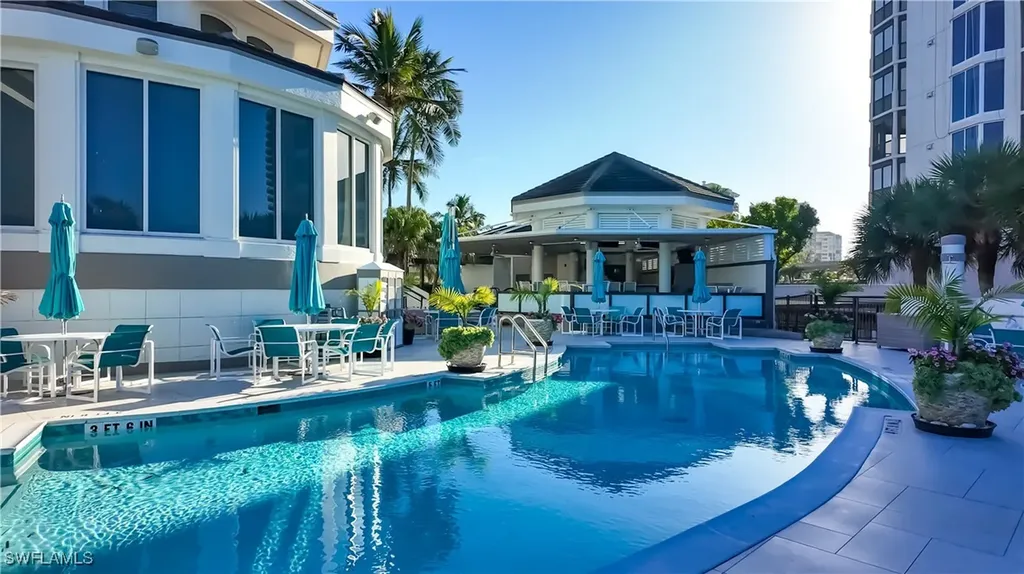 8169 Via Vecchia Naples FL 34108