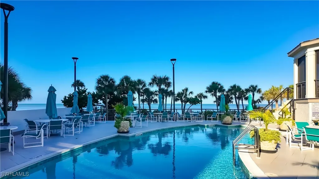 8169 Via Vecchia Naples FL 34108