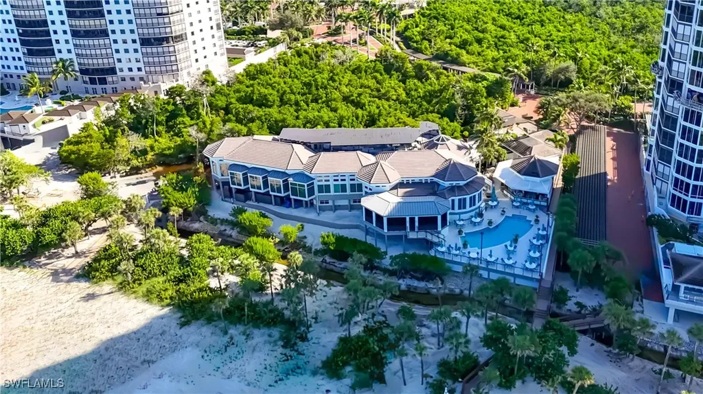 8169 Via Vecchia Naples FL 34108
