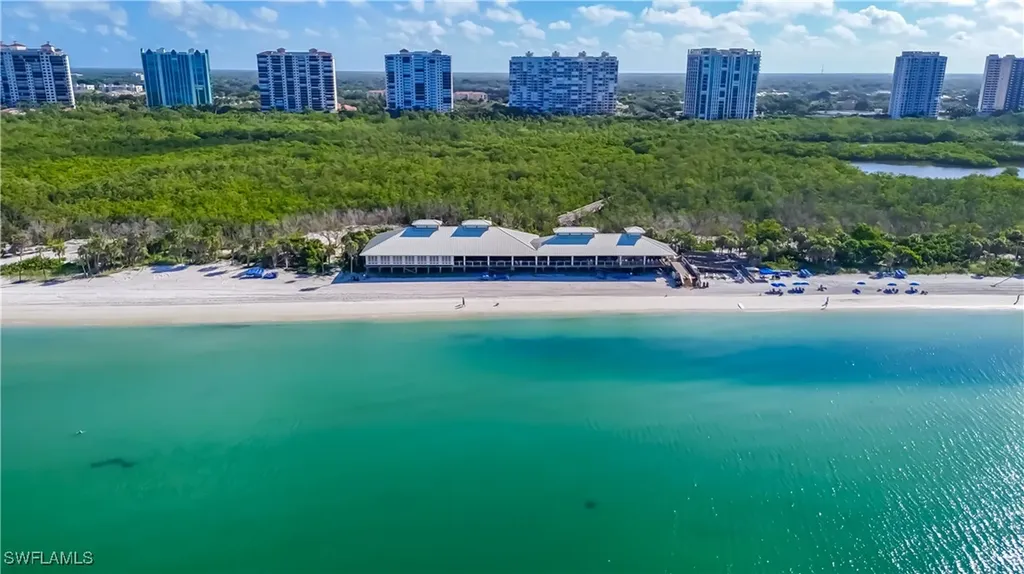8169 Via Vecchia Naples FL 34108